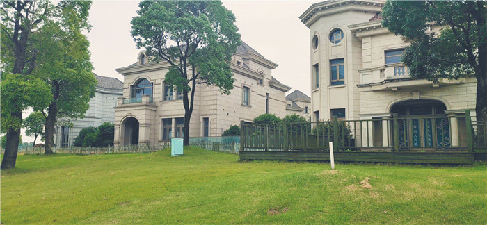 上海美兰湖上置名人天地城市高尔夫花园独栋别墅售楼处