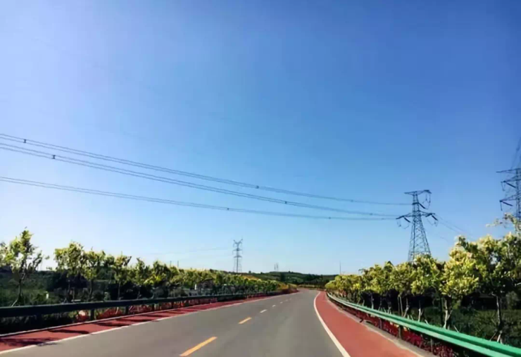 海,长城,地质遗迹等自然景观以及10余个名胜景区,融入了山海文化,长城