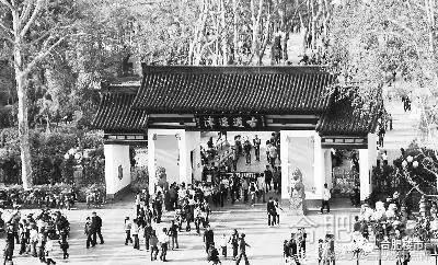 老照片:逍遥津公园