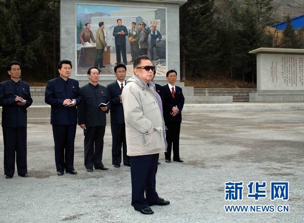 泰坦陨落_红太阳的陨落 下载