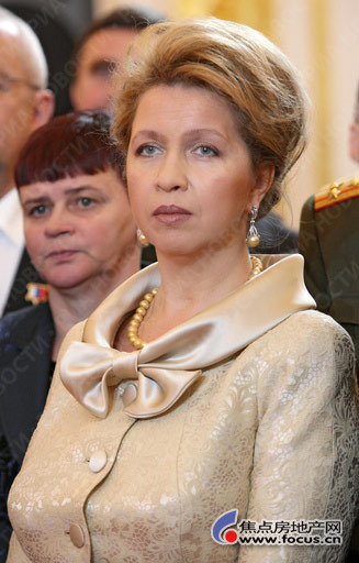 俄罗斯总统夫人斯韦特兰娜·梅德韦杰娃   斯韦特兰娜出生在俄罗斯