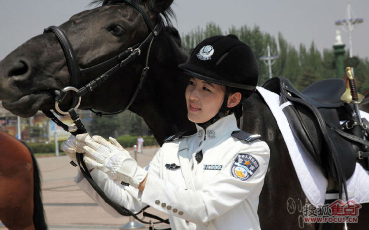 盘点世界各国都市女骑警