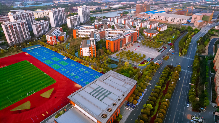 奔牛实验小学,江苏省首批实验小学,常州市模范学校;奔牛初级中学,省