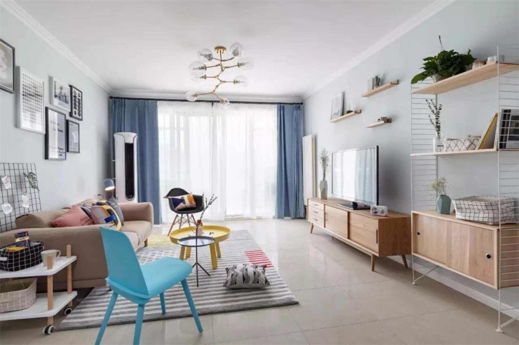 和他们家客厅吊顶一比才发现打一圈石膏线是真正有品位的省钱美