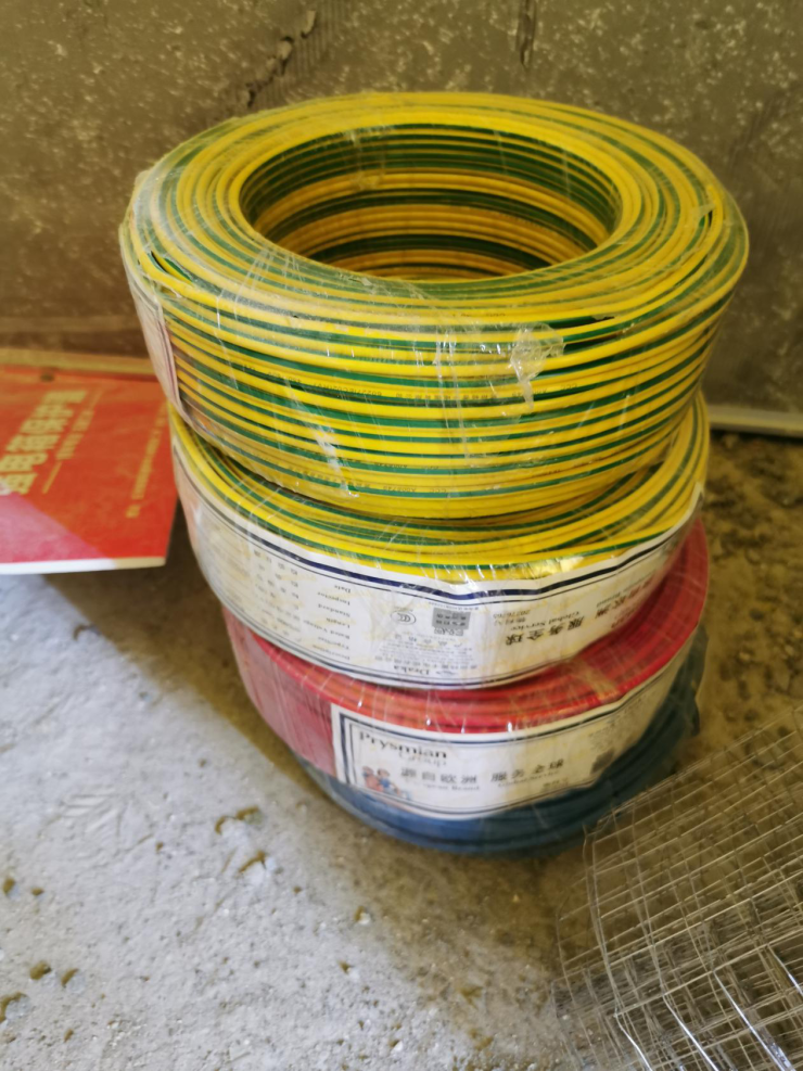 电线长度一捆一般是100米,大概在3公斤左右,可能会有误差,但是不会