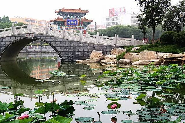 世界森林日济宁森林城漫步城市绿地公园