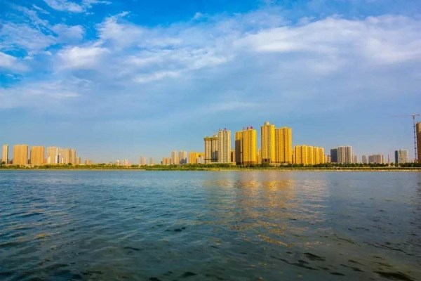 咸阳楼市房源紧俏五证齐全湖景板式大平层受追捧