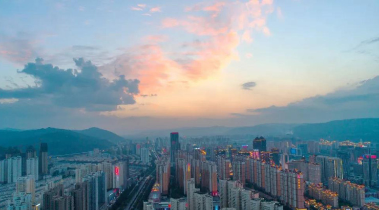 城镇人均居住面积_人均耕地面积图(2)