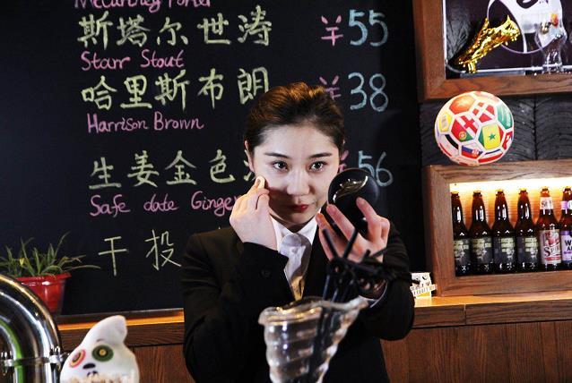 由蔡瑞执导,该剧邀请了合肥广播电视台著名主持人周彤参与主演,还荟萃