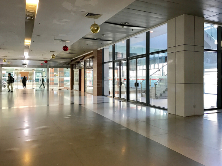 张江集电港 12楼整层办公楼 精装带家具 随时入驻