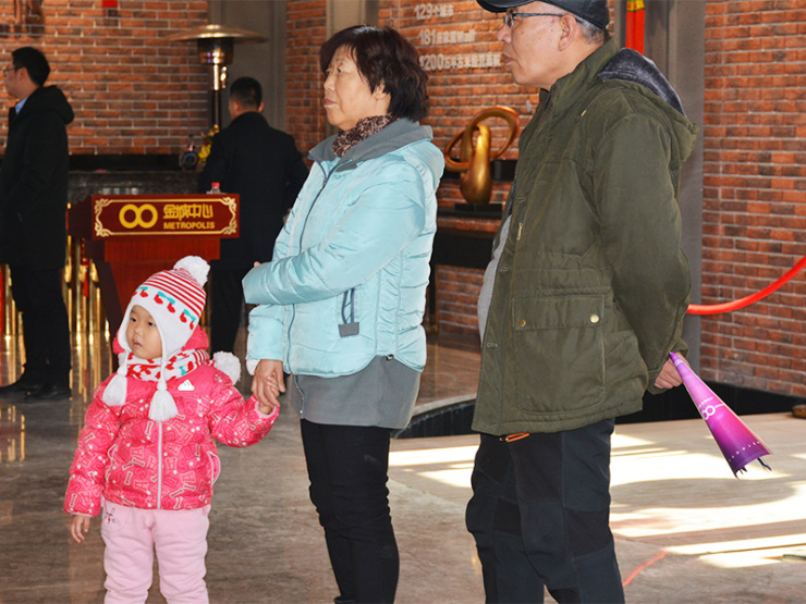 兰州金城中心春节发福利了!西固灯展期间百根