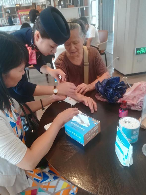 孔雀城客服部丨贴心服务,考究细致,引领美好生