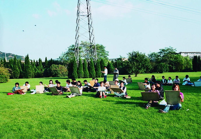 你想象的大学生活什么样?干了这碗毒鸡汤你就清醒了.