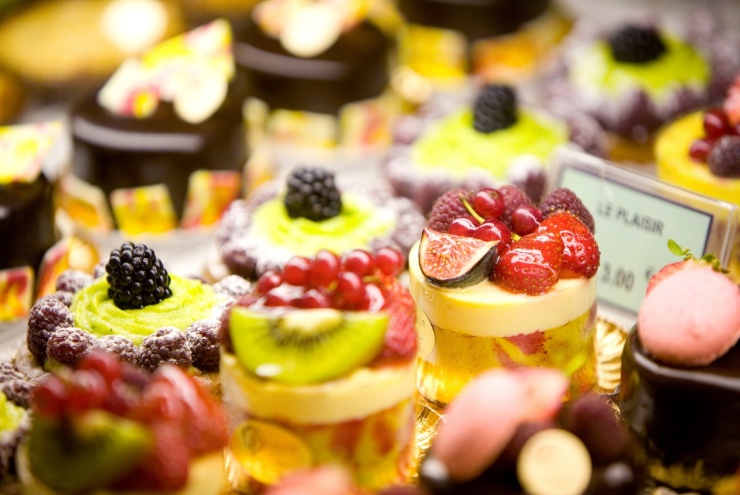 来访惊喜4:水果,甜品冷餐持续供应保证公平公正,奖品拿到手软当场核对