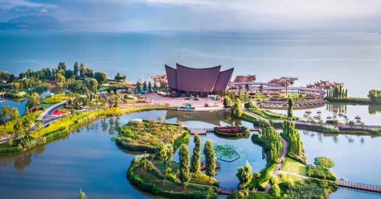 七彩云南古滇名城上榜全国十佳文旅小镇最云南生活范本