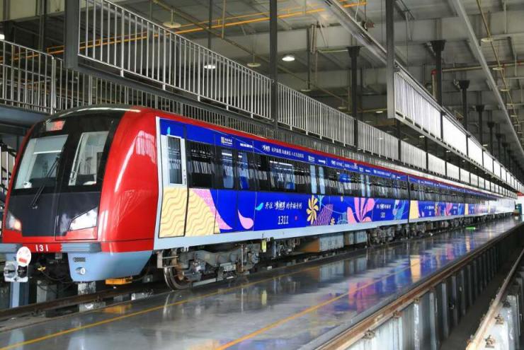 天津地铁1号线开往路劲隽澜湾幸福专列已经启航