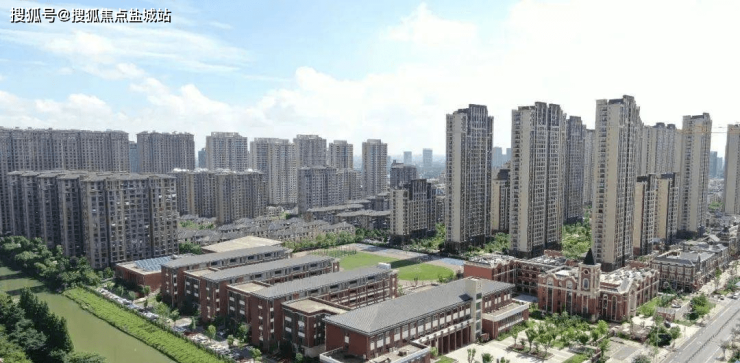 家门口的全龄教育更有兵希小学,晨曦中学等作为百万方大城,公元壹号