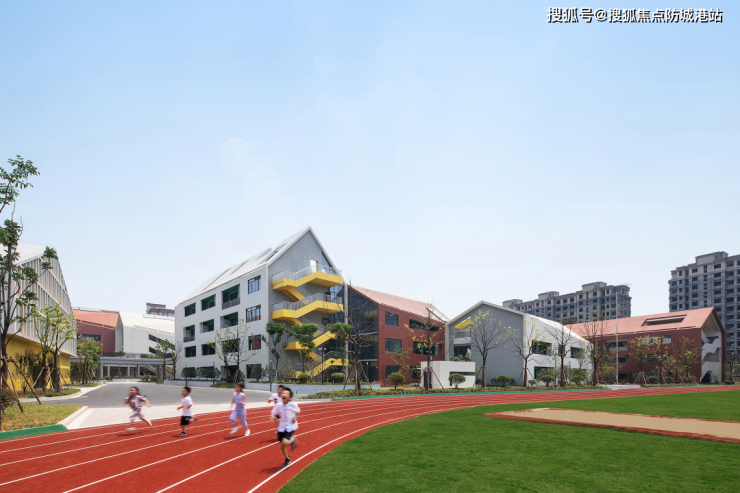 直线3km范围内有31所小学,如海三路小学,佛山市第六小学,佛山市第十三