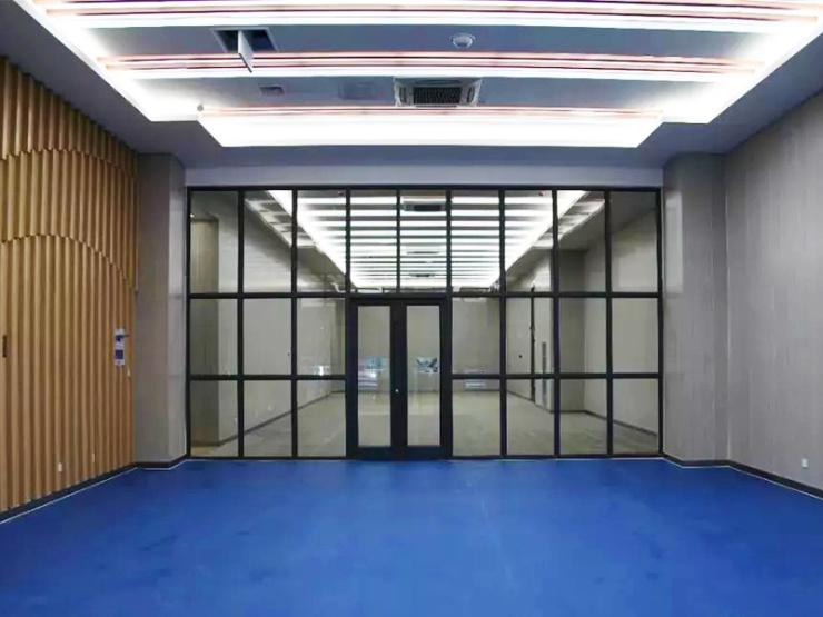 兰州全民健身中心项目自2015年提出建设,2018年1月建成,内部装修也已