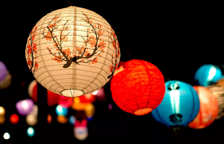 元宵节,又称上元节,花灯节,是中国的传统节日,在我国已有两千多年的