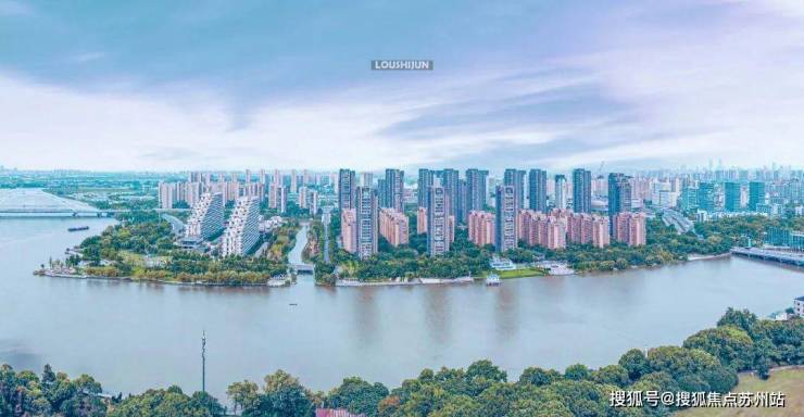 不远处,还有母亲河姚江奔腾不息的时代潮涌.