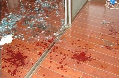 钢化玻璃爆炸频发而引起的担扰