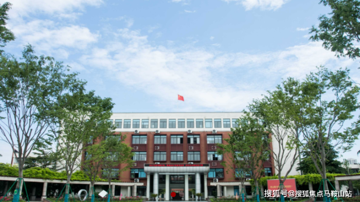 教育资源也是不遑多让,与晨曦小学,晨曦中学,震川高级中学等名校为邻