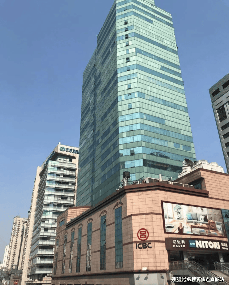 国际大厦楼盘详情>大堂丨电梯双子杰座(飞雕商务大厦)位于繁华的上海