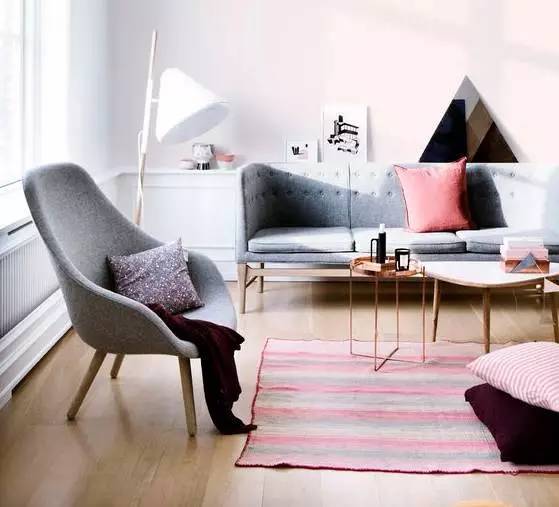 把沙发往前挪10cm,神奇的事情就发生了