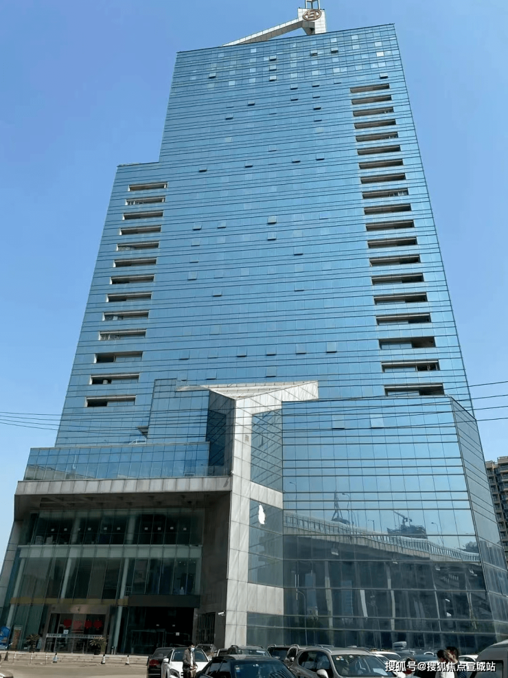 福建天安大厦座落于上海浦东金桥出口加工区内,贯穿浦东四大开发区.