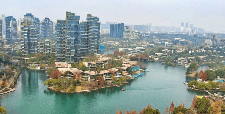 成都麓湖生态城售楼处丨首页丨2025 全新楼盘深度解析丨项目位置 / 配套 丨优惠丨售楼处电话丨一键拨打咨询-成都搜狐焦点