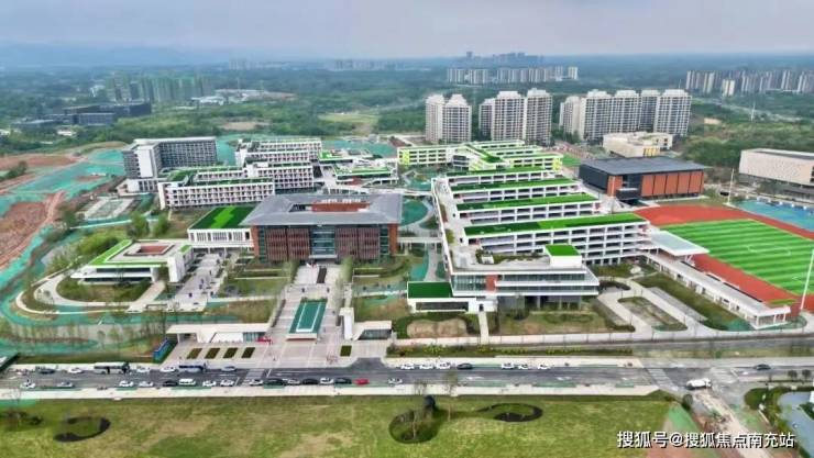 全方位楼盘测评、真实业主口碑与最新动态资讯一网打尽。PG电子麻将胡了试玩成都三岔TOD蔚澜之城售楼热线(图3)