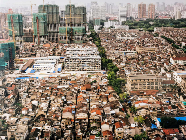 1996年4月,虹口區政府與香港瑞安集團簽定了土地使用權出讓合同,涉及