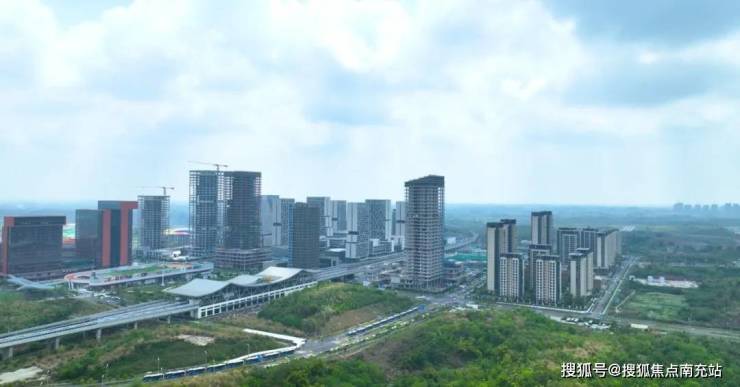 全方位楼盘测评、真实业主口碑与最新动态资讯一网打尽。PG电子麻将胡了试玩成都三岔TOD蔚澜之城售楼热线(图6)