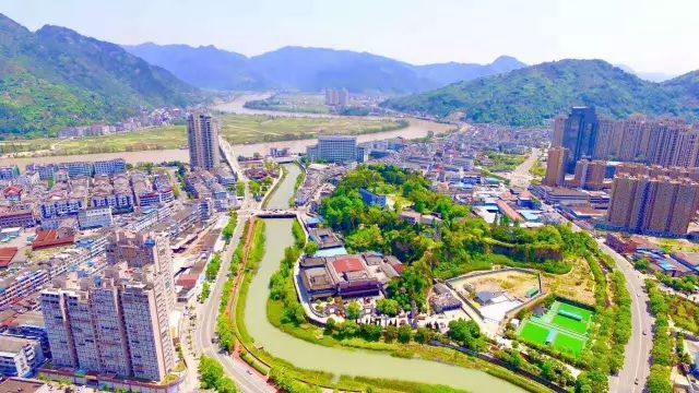 和"江岸线"两大关键,优化调整永嘉世贸二期,温乡城等重点区块城市设计