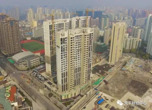 未来房价真的悬了,业主:空置了1年的房子,降价