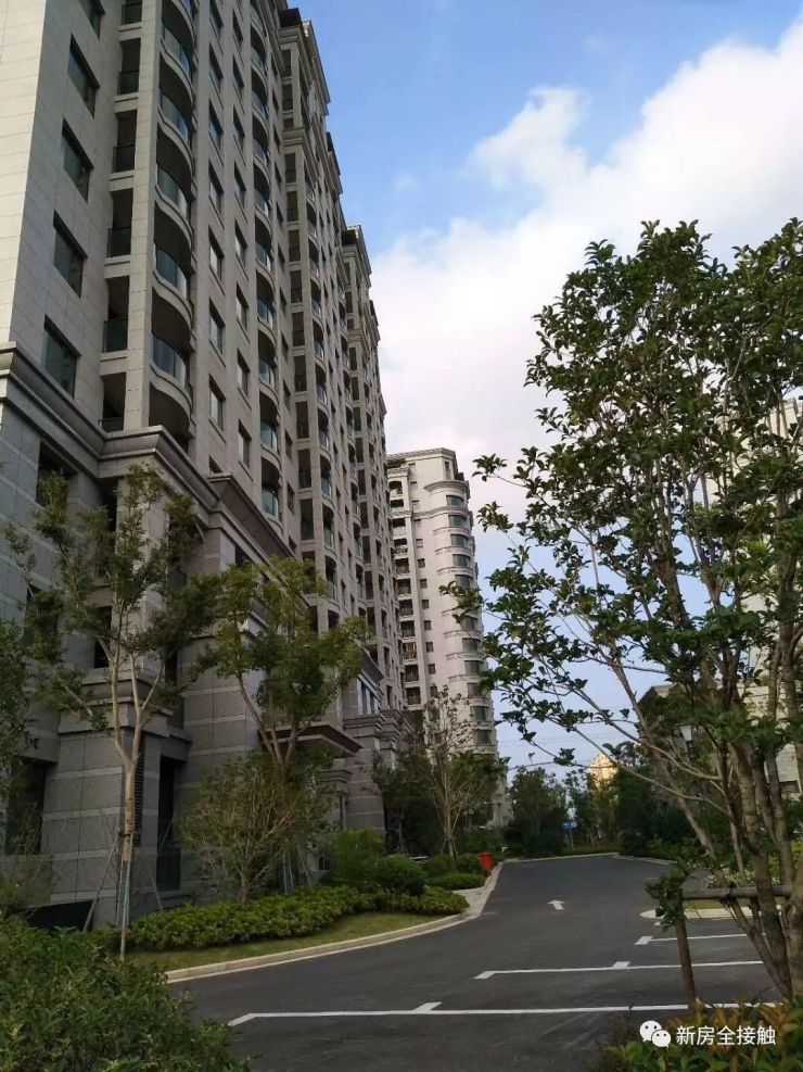 浦东中环大平层丨70年住宅丨111618号线地铁丨一梯一户单价61万