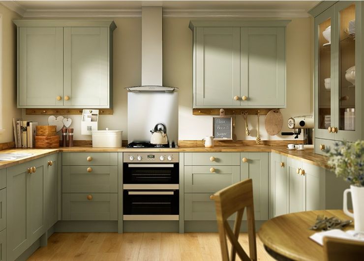 u型 占据厨房里的三面墙,呈现包围式的形状.