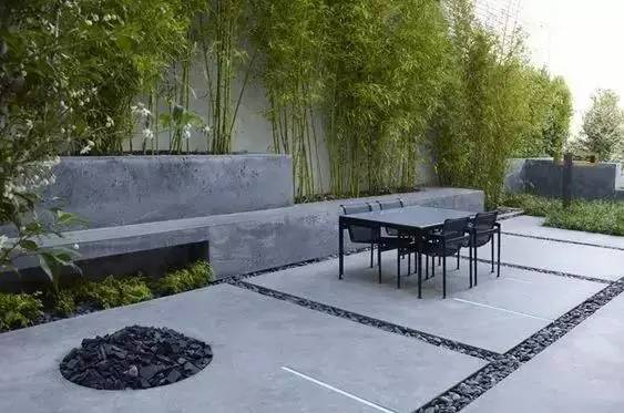 一面水泥墙美了一个院子