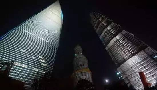 近距离观赏632米上海中心大厦全纪录-上海搜狐